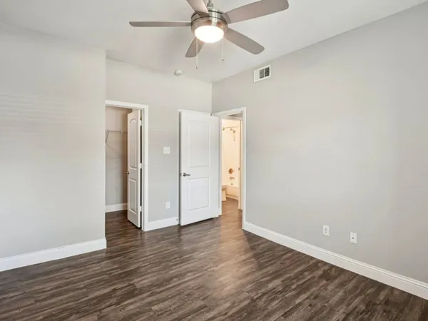 $999 | 4211 Clay Hill Drive, Unit 1214, Houston, TX 77084
