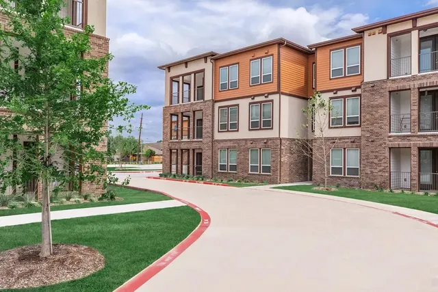 $1,120 | 540 Richcrest Drive, Houston, TX 77060