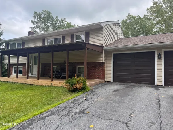 $329,900 | 107 Gregory Lane, Fort Edward, NY 12828