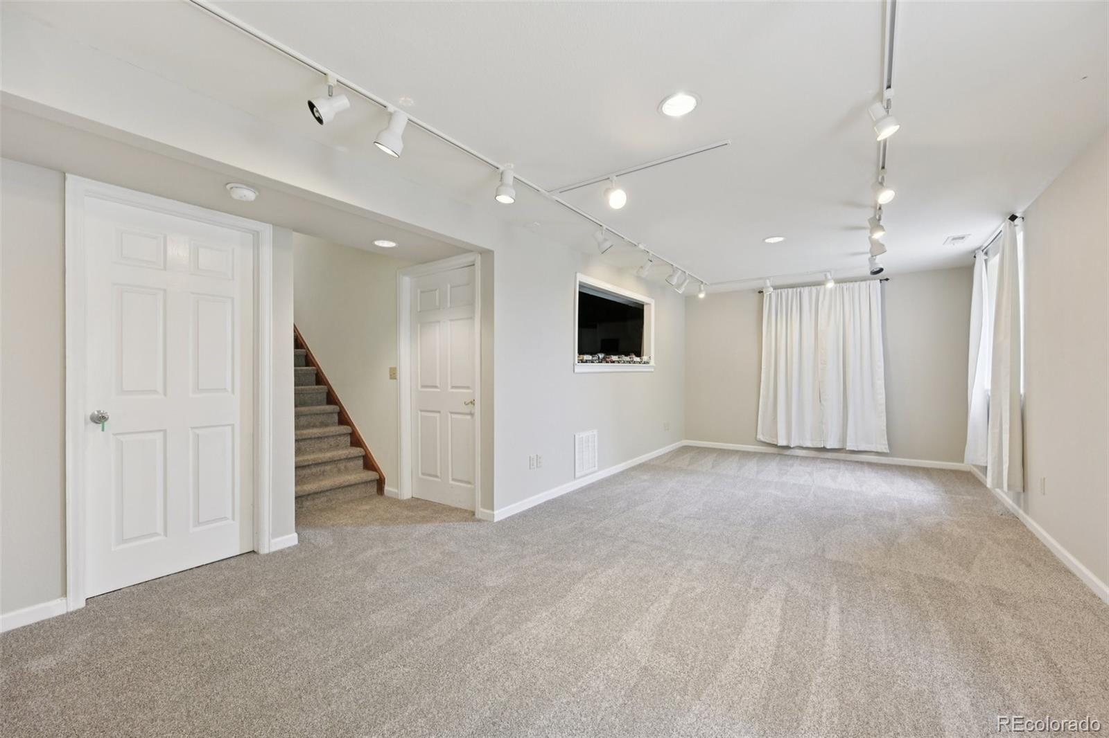 9385 Prairie View Drive Highlands Ranch, CO 80126 - Photo 35 of 49 Gallery Image 35