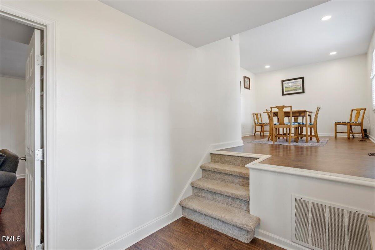 4217 Live Oak Road Raleigh, NC 27604 - Photo 5 of 31 Gallery Image 5