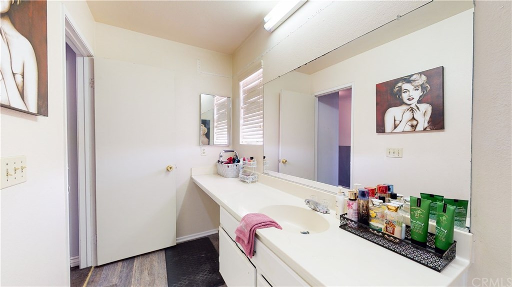 365 East Vodden Street Rialto, CA 92376 - Photo 17 of 37 Upstairs bathroom with vanity area for getting ready in the morning