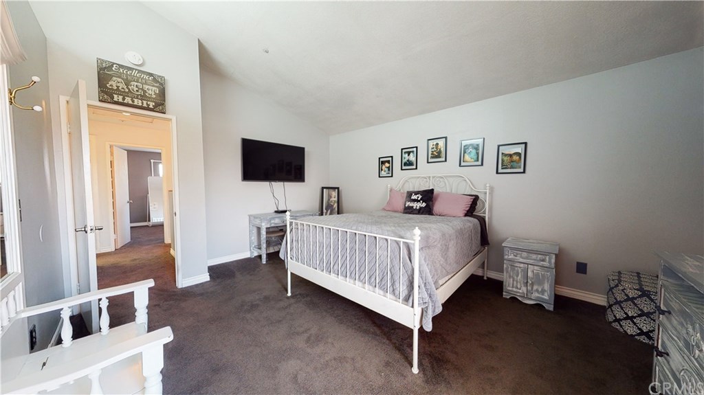 365 East Vodden Street Rialto, CA 92376 - Photo 22 of 37 Master bedroom