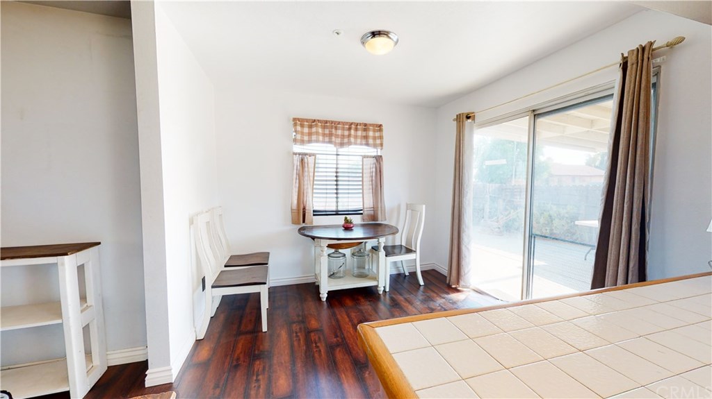 365 East Vodden Street Rialto, CA 92376 - Photo 7 of 37 Dining area