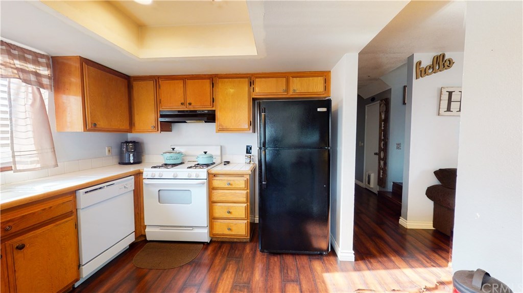 365 East Vodden Street Rialto, CA 92376 - Photo 10 of 37 Open kitchen with plenty of storage space