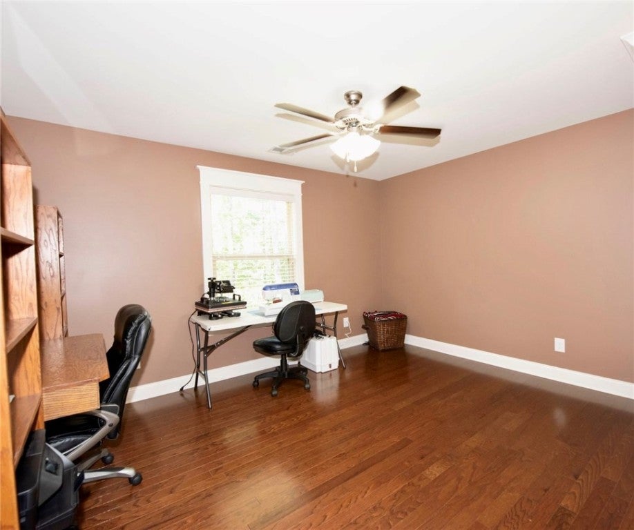 2240 West Farmville Road Auburn, AL 36879 - Photo 15 of 26 Gallery Image 15