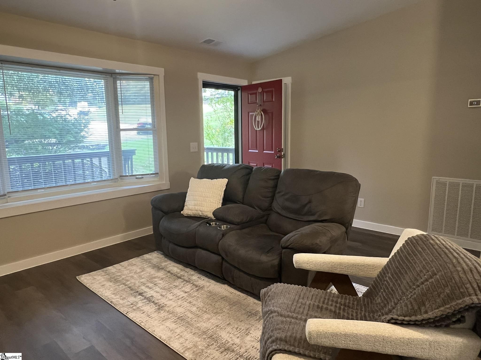 114 Mt Vernon Circle Greer, SC 29651 - Photo 6 of 39