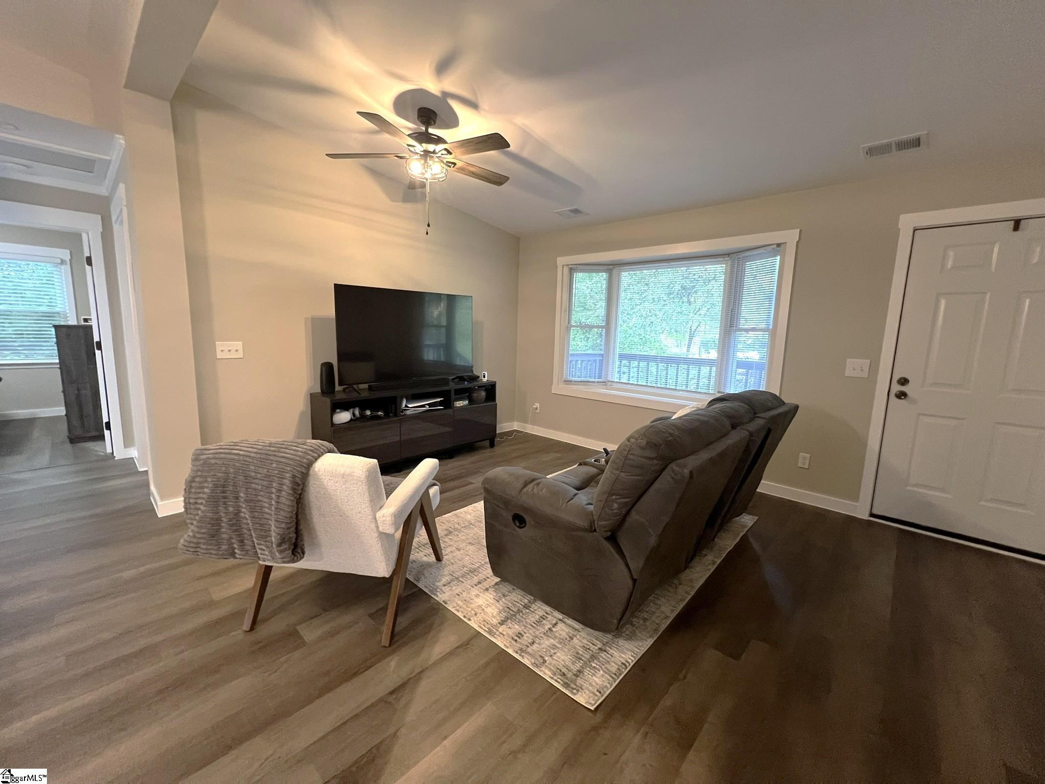 114 Mt Vernon Circle Greer, SC 29651 - Photo 7 of 39