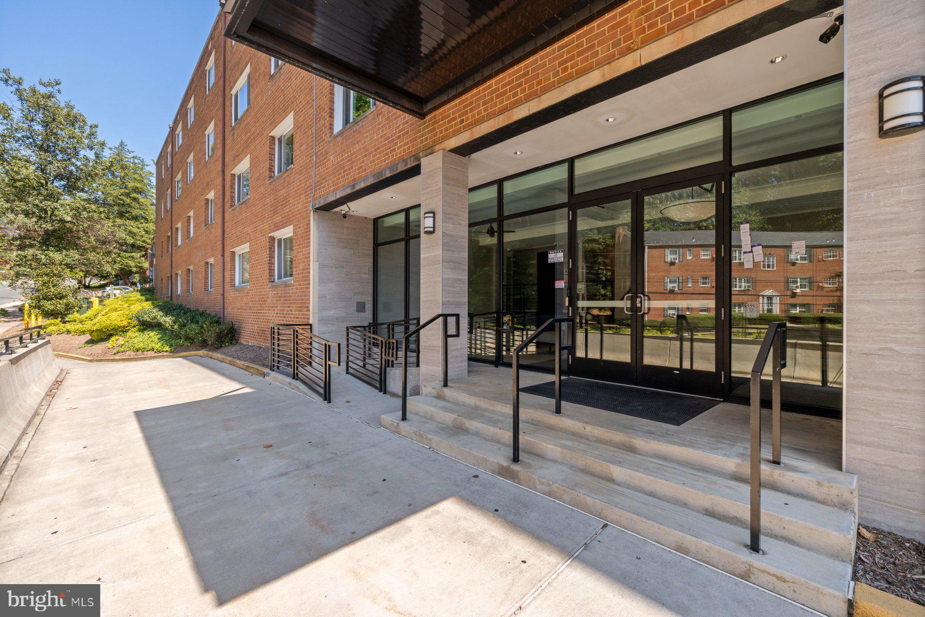 95 East Wayne Avenue, Unit 305 Silver Spring, MD 20901 - Photo 4 of 27 Gallery Image 4