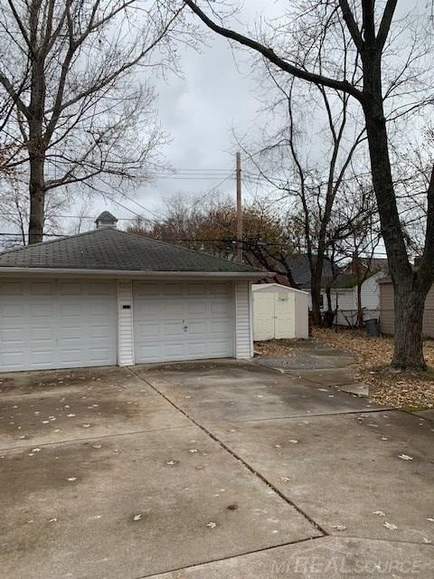 1984 Vernier Road Grosse Pointe, MI 48236 - Photo 2 of 20