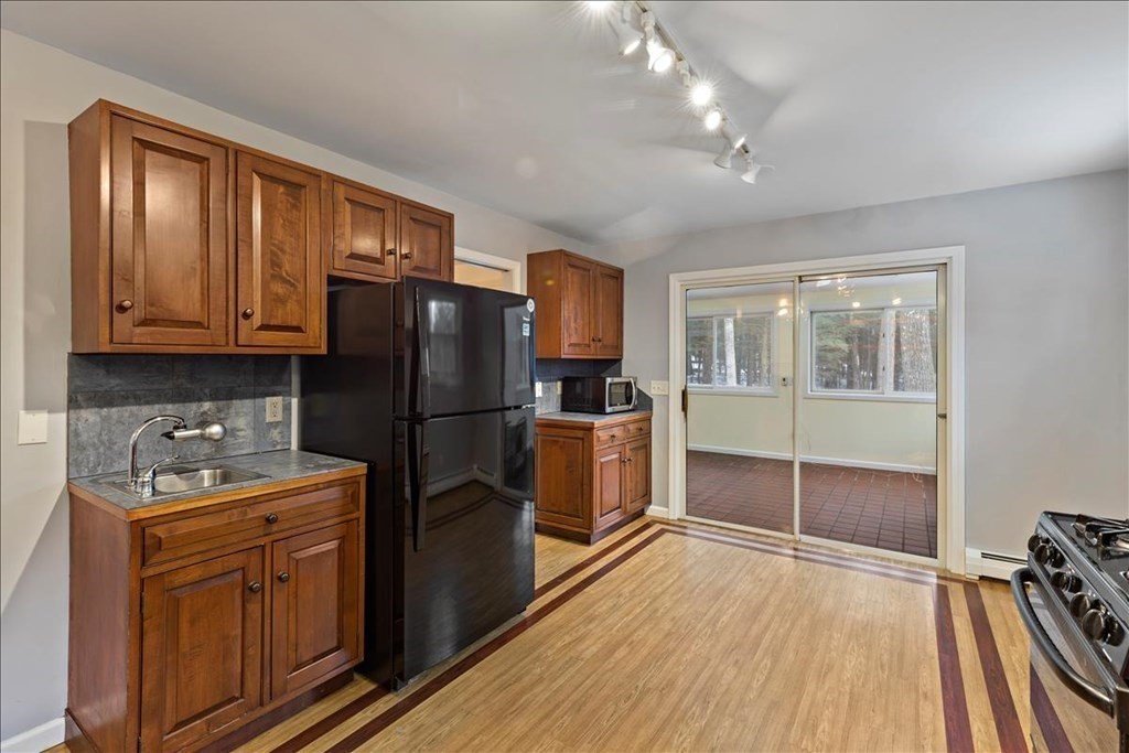 30 Bridle Path Amherst, MA 01002 - Photo 4 of 14 Gallery Image 4