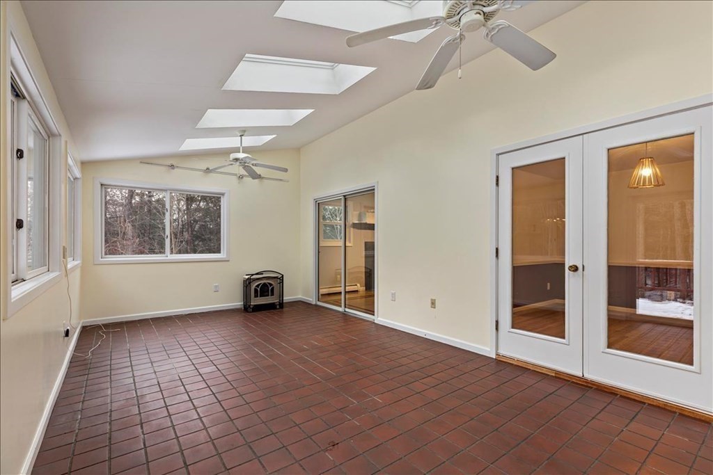 30 Bridle Path Amherst, MA 01002 - Photo 5 of 14 Gallery Image 5