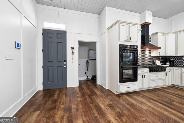 a view of empty room