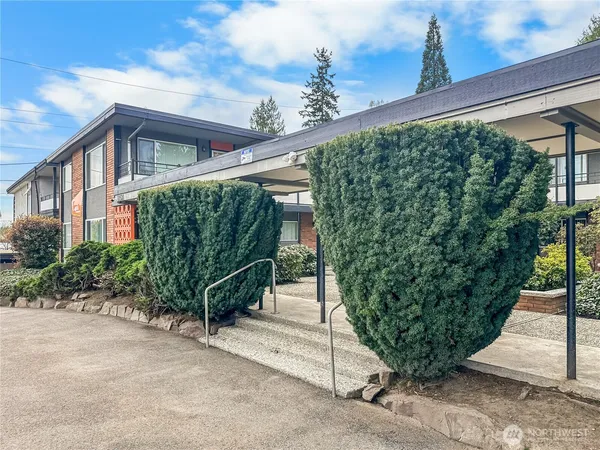 $3,100,000 | 11521 26th Avenue Northeast, Seattle, WA 98125