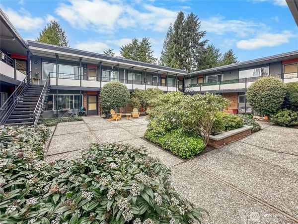 $3,100,000 | 11521 26th Avenue Northeast, Seattle, WA 98125