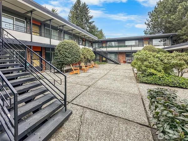 $3,100,000 | 11521 26th Avenue Northeast, Seattle, WA 98125