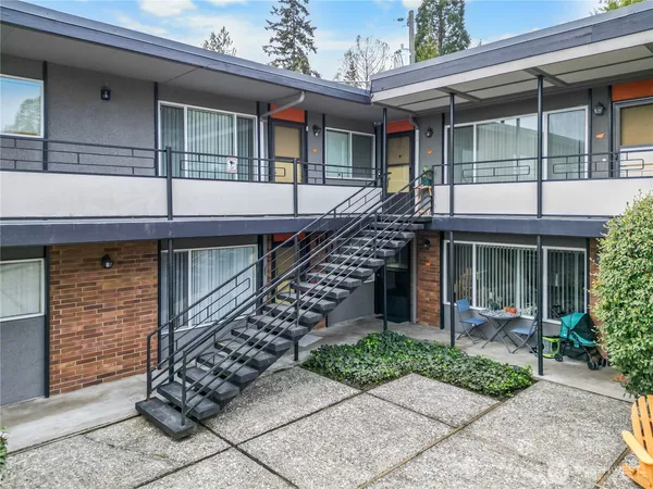 $3,100,000 | 11521 26th Avenue Northeast, Seattle, WA 98125