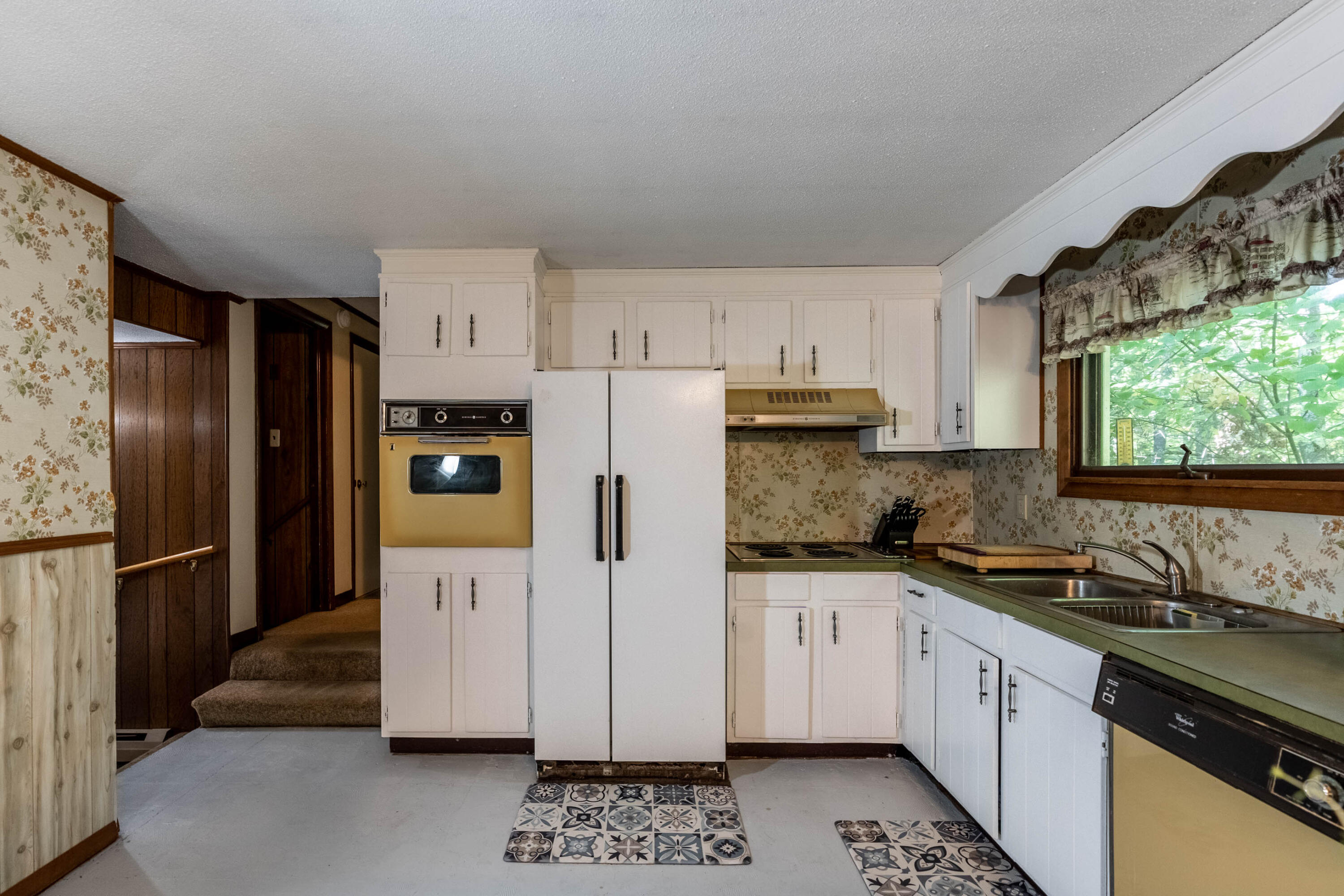 44 Pipeline Road Windham, ME 04062 - Photo 14 of 44 Kitchen