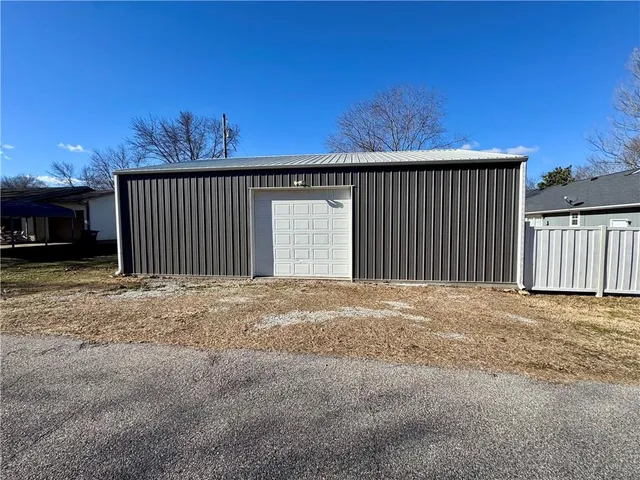 $235,000 | 1320 East Buckeye Street, Columbus, KS 66725