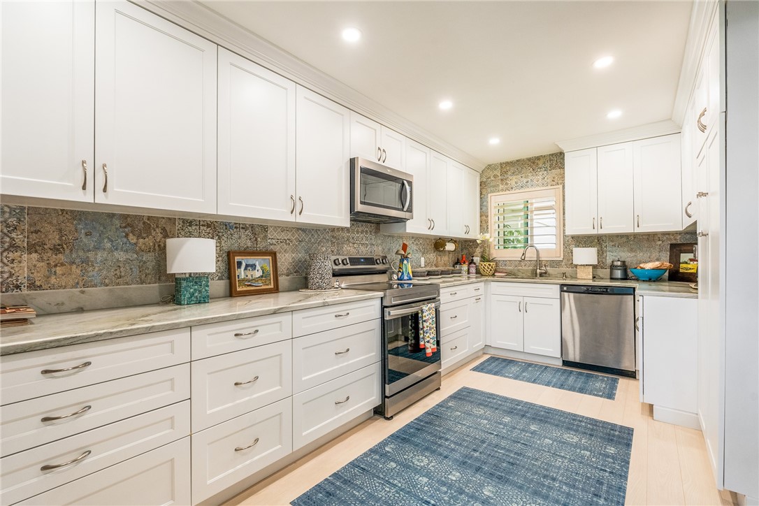 1155 Reef Road, Unit D2 Vero Beach, FL 32963 - Photo 11 of 33 Gallery Image 11