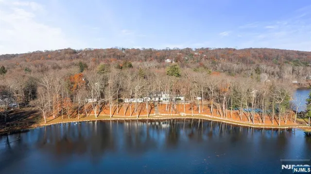 $3,189,000 | 940 Loch Road, Franklin Lakes, NJ 07417