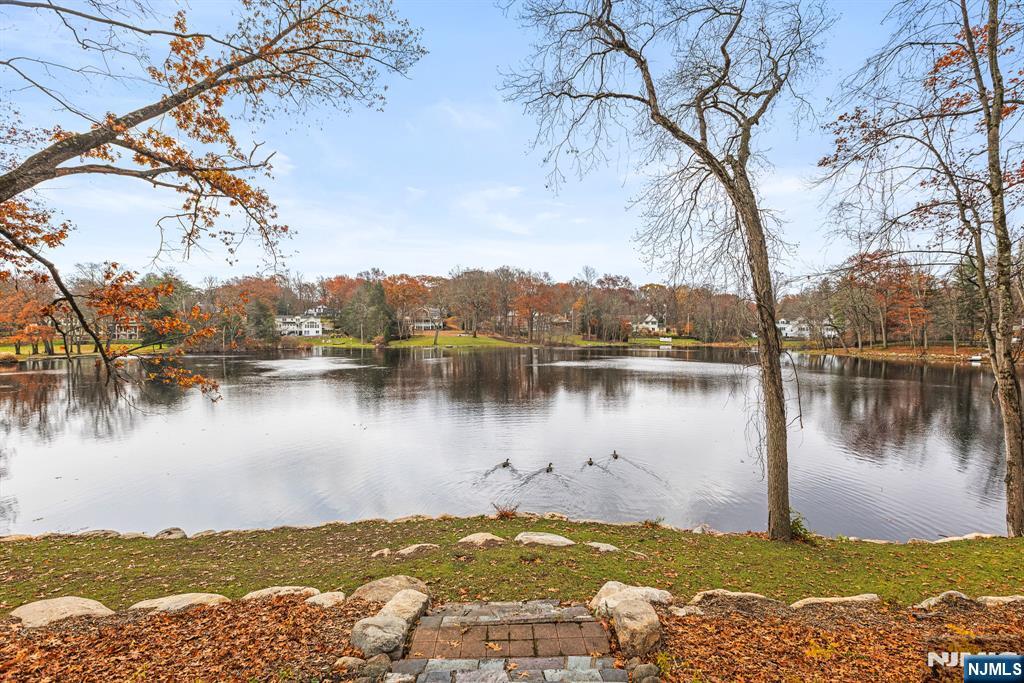 940 Loch Road Franklin Lakes, NJ 07417 - Photo 13 of 19