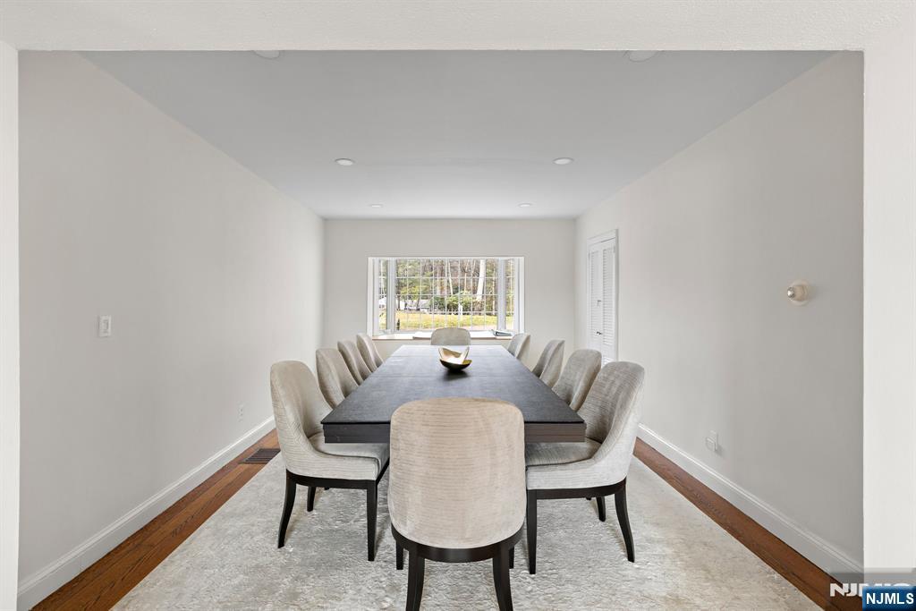 940 Loch Road Franklin Lakes, NJ 07417 - Photo 10 of 19