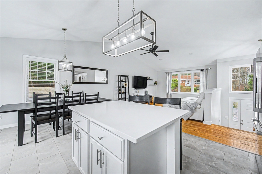 7 Cadman Street Worcester, MA 01604 - Photo 9 of 42