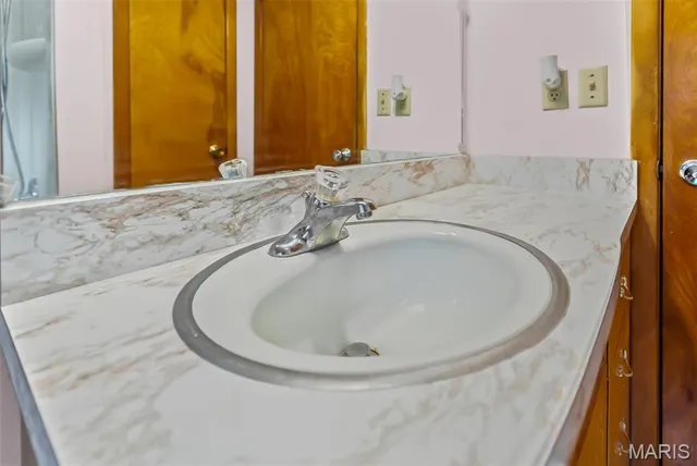 $195,000 | 123 Tolle Lane, Godfrey, IL 62035