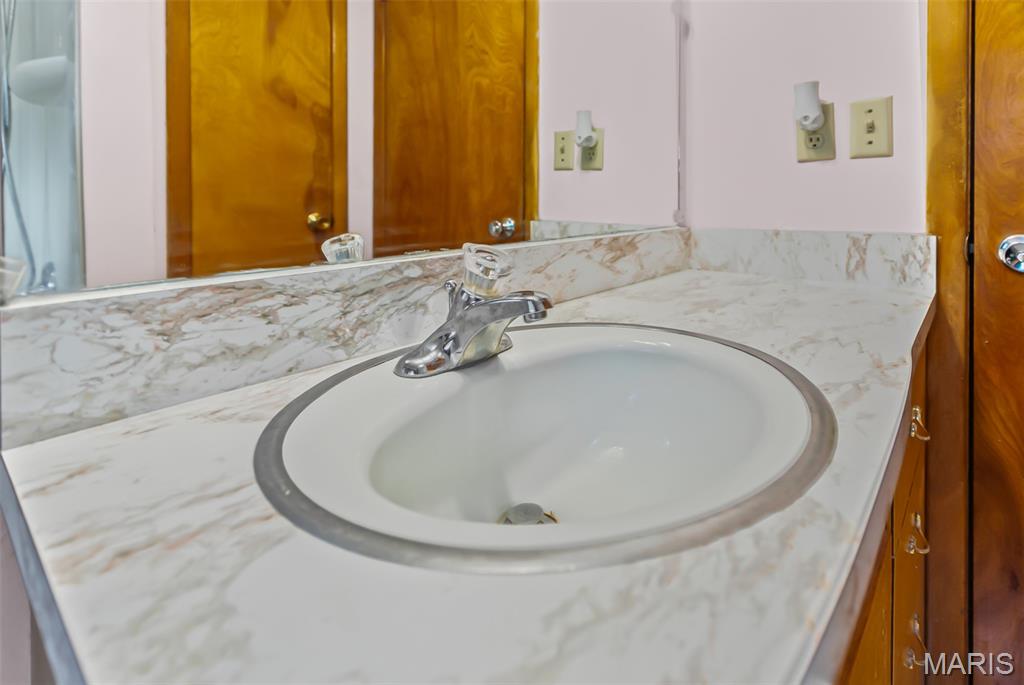 123 Tolle Lane Godfrey, IL 62035 - Photo 32 of 73