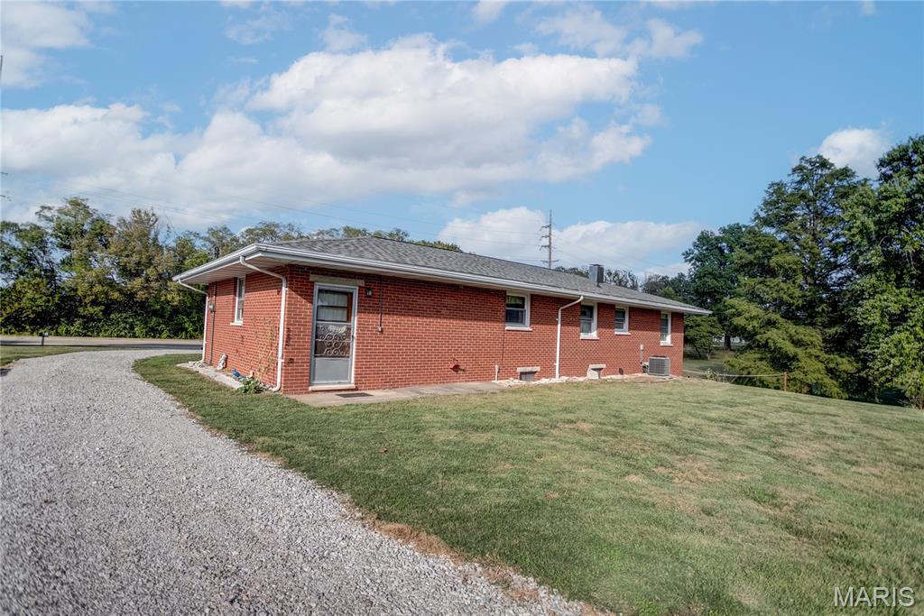 123 Tolle Lane Godfrey, IL 62035 - Photo 59 of 73