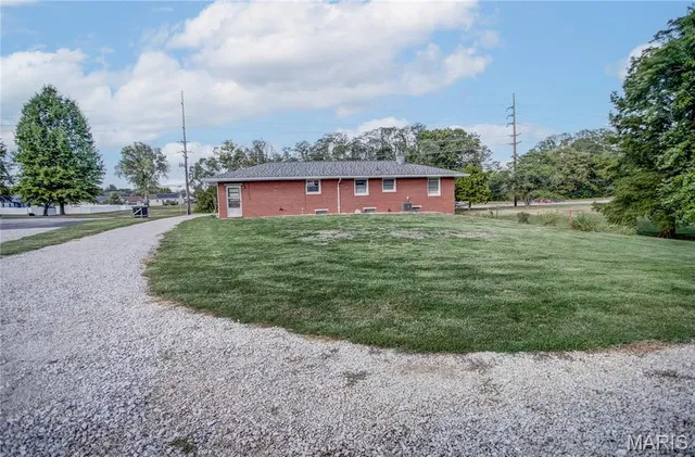 $195,000 | 123 Tolle Lane, Godfrey, IL 62035