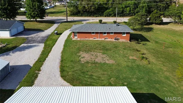 $195,000 | 123 Tolle Lane, Godfrey, IL 62035