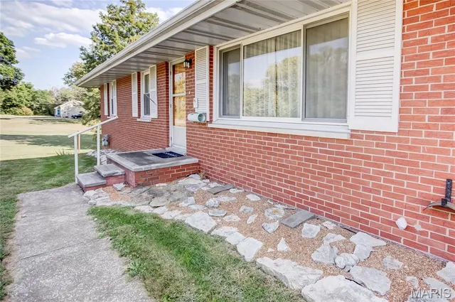 $195,000 | 123 Tolle Lane, Godfrey, IL 62035