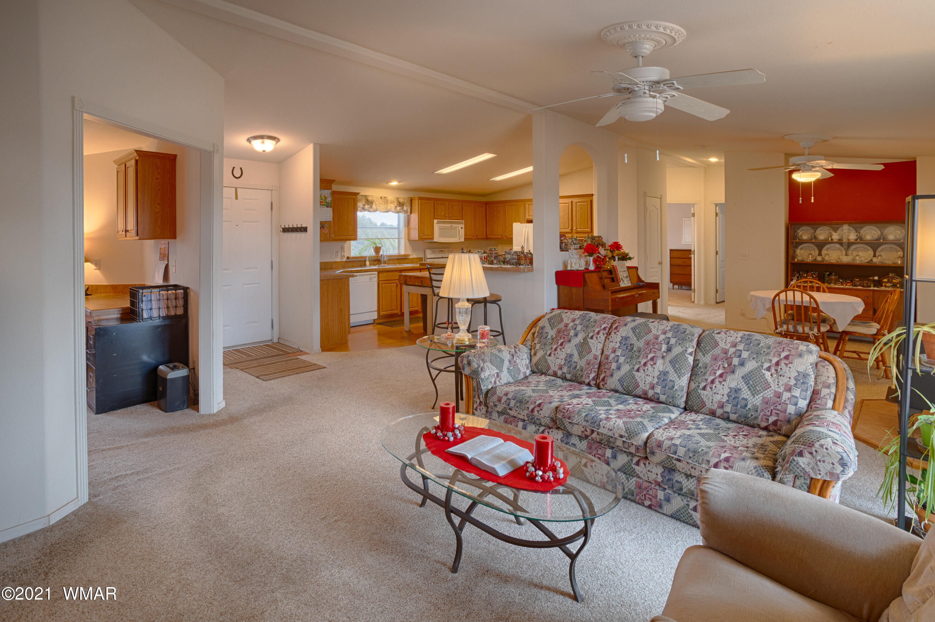 4464 Clydesdale Road Snowflake, AZ 85937 - Photo 6 of 30 a living room with furniture and kitchen view