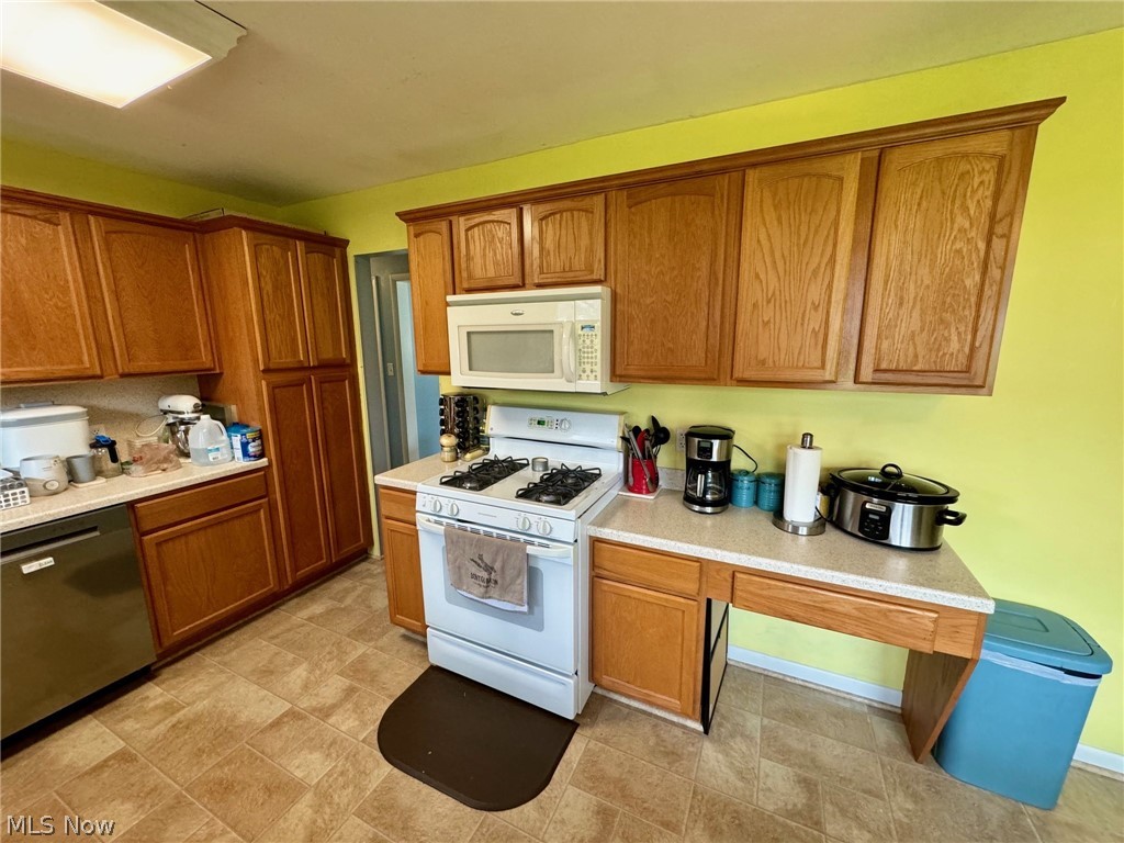 2615 Merria Road Stow, OH 44224 - Photo 6 of 32