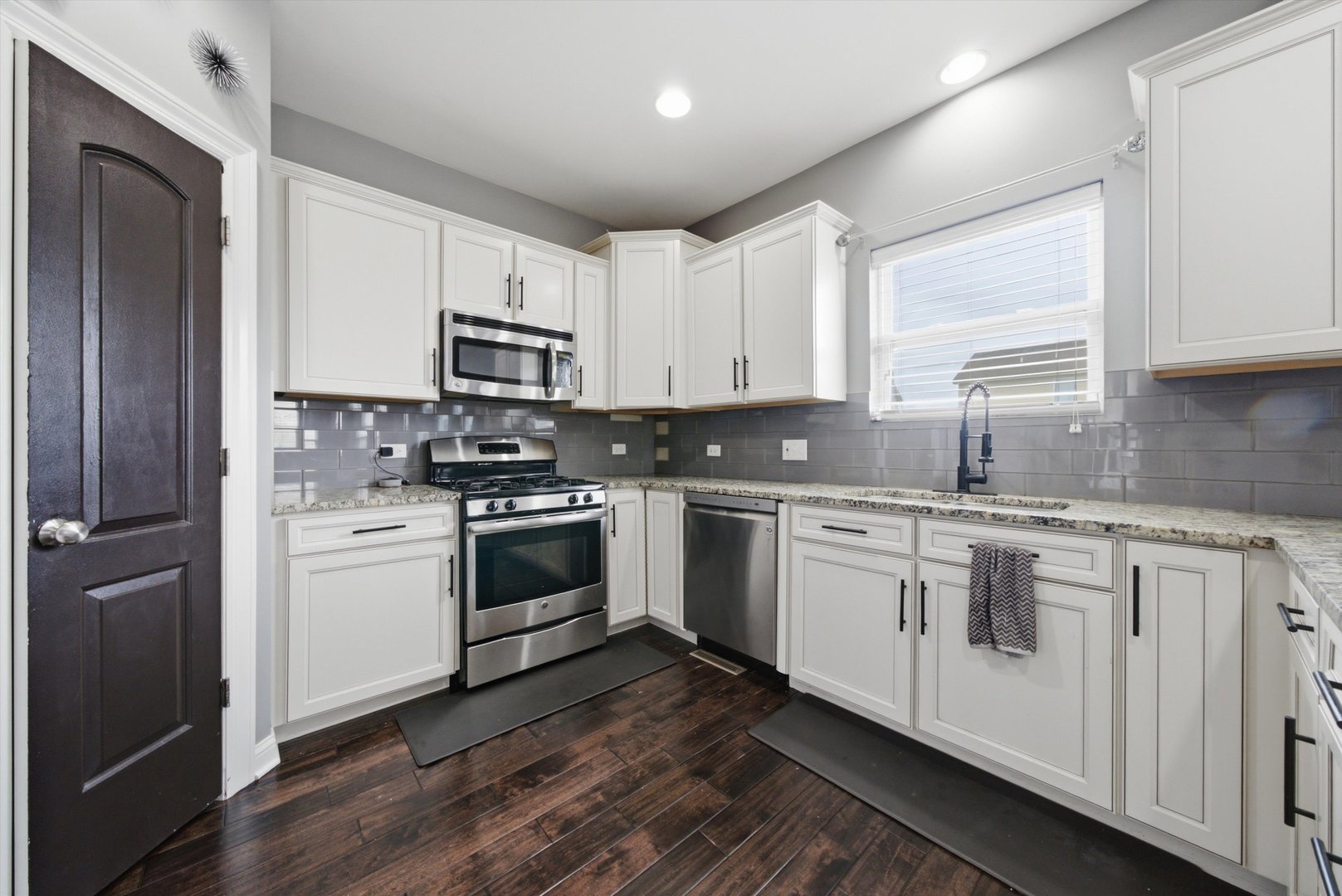749 North Misty Ridge Drive Romeoville, IL 60446 - Photo 5 of 48