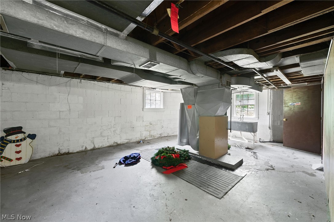 2864 Rogers Road Youngstown, OH 44511 - Photo 15 of 25 Gallery Image 15
