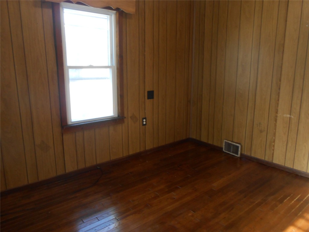 1036 Vestal Road Vestal, NY 13850 - Photo 14 of 33