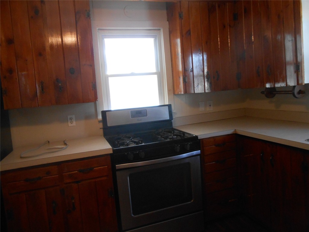 1036 Vestal Road Vestal, NY 13850 - Photo 6 of 33