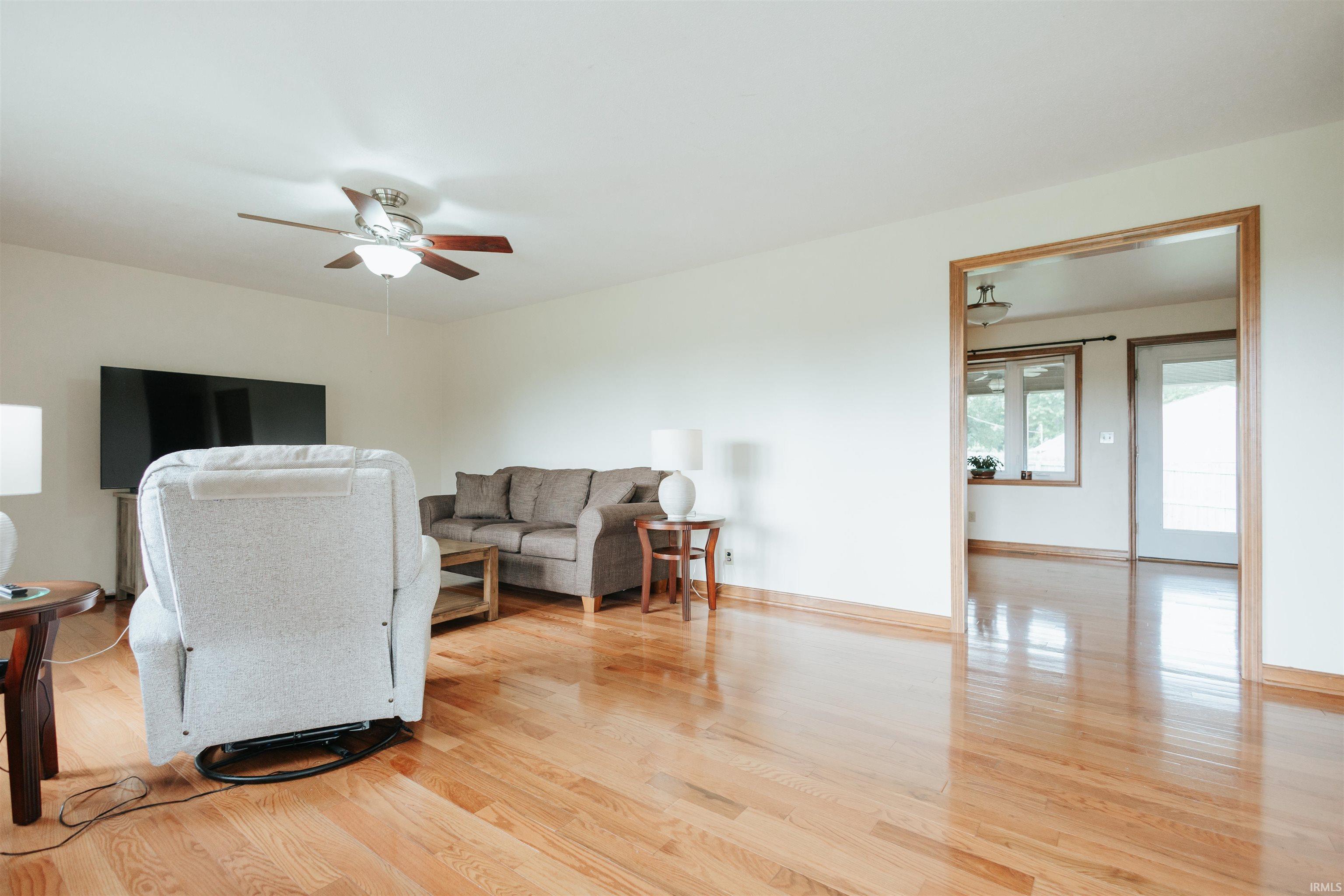 905 Smith Road Mount Vernon, IN 47620 - Photo 3 of 25 Gallery Image 3