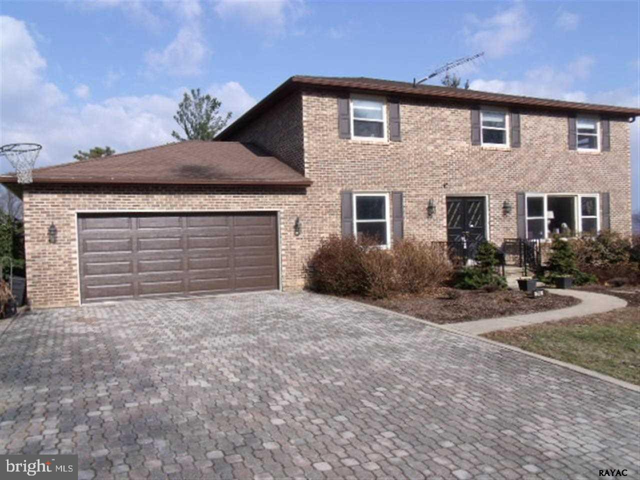 3105 Round Hill Road York, PA 17402 - Photo 1 of 28 Gallery Image 1