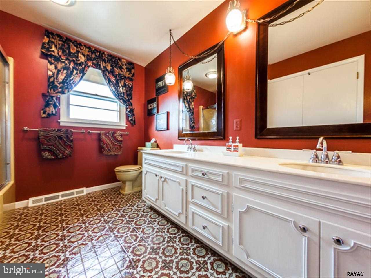 3105 Round Hill Road York, PA 17402 - Photo 19 of 28 Gallery Image 19