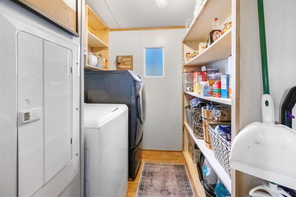 352 Jennifer Lane Eddy, TX 76524 - Photo 12 of 34 a living room with furniture and a book shelf