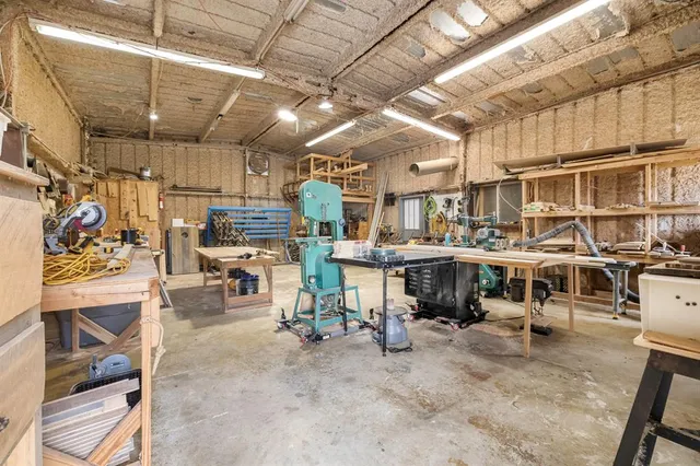 a view of a storage & utility room