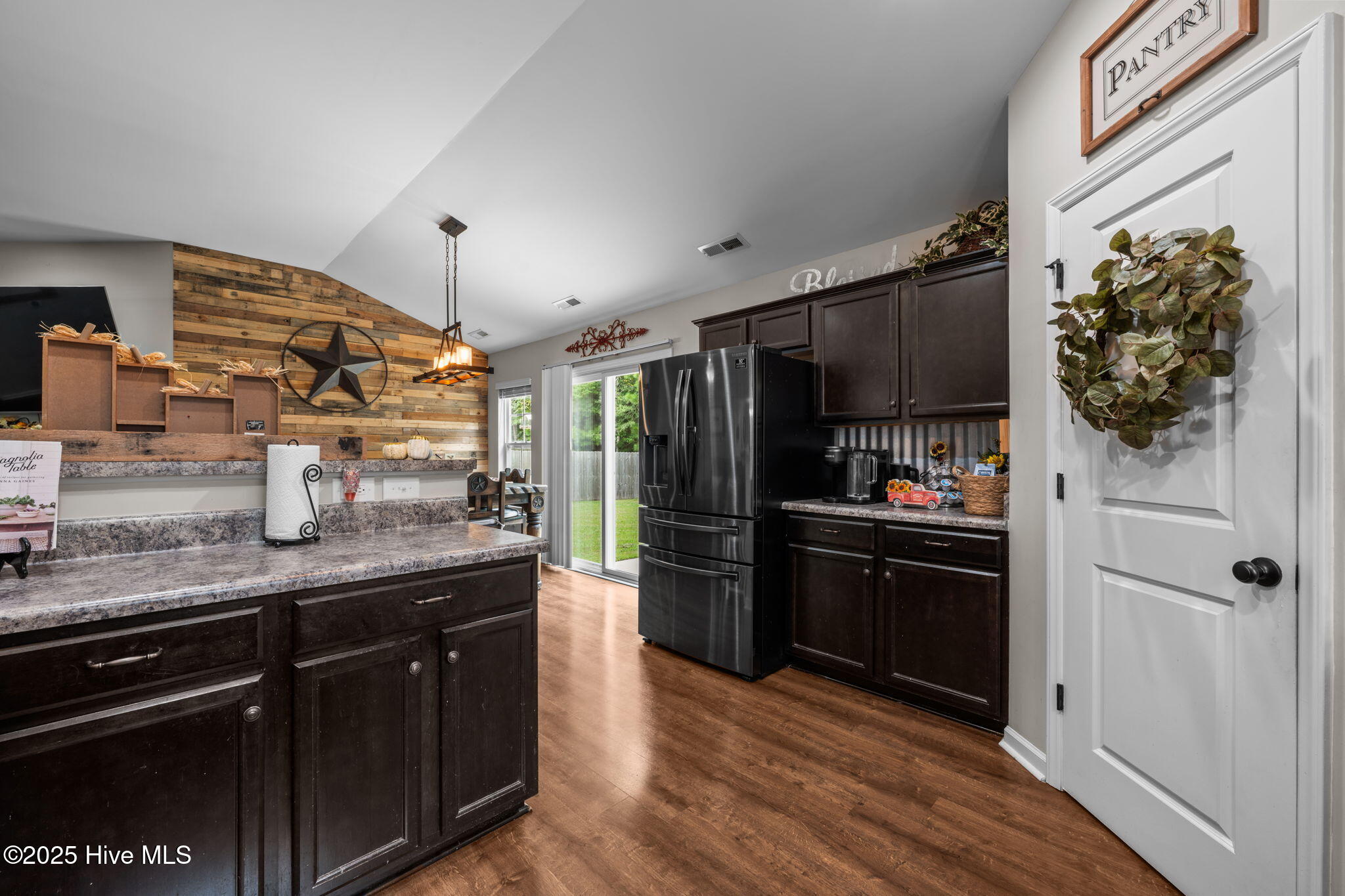 304 Station House Road New Bern, NC 28562 - Photo 14 of 44 38-web-or-mls-DSC_7461