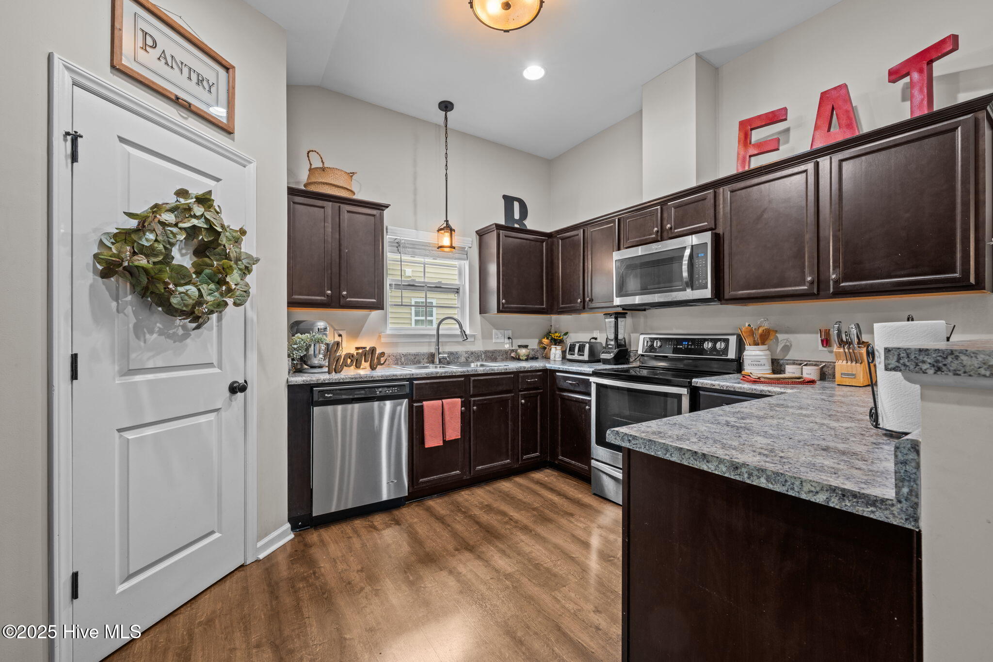 304 Station House Road New Bern, NC 28562 - Photo 17 of 44 35-web-or-mls-DSC_7449