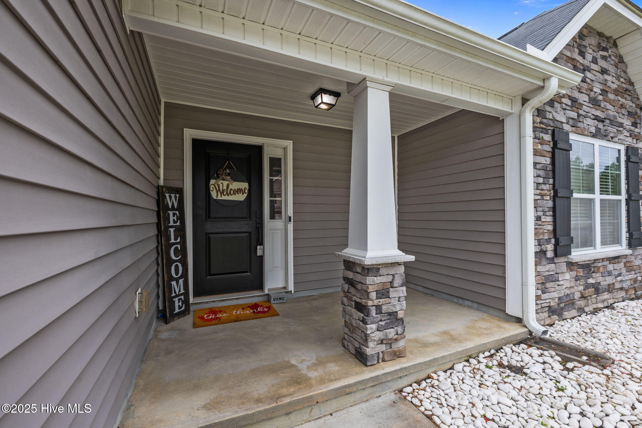 304 Station House Road New Bern, NC 28562 - Photo 4 of 44 41-web-or-mls-DSC_7469