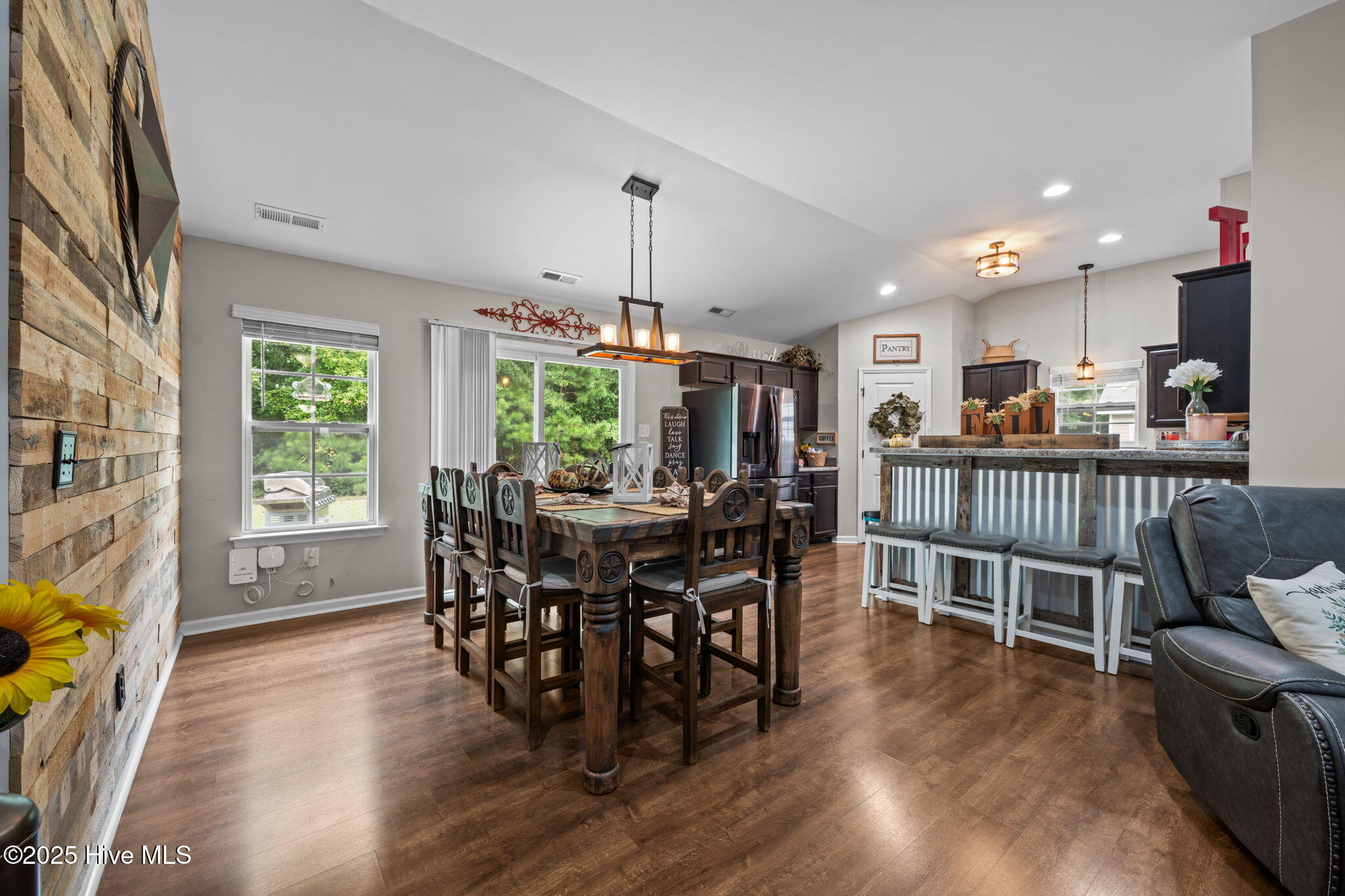 304 Station House Road New Bern, NC 28562 - Photo 9 of 44 30-web-or-mls-DSC_7431