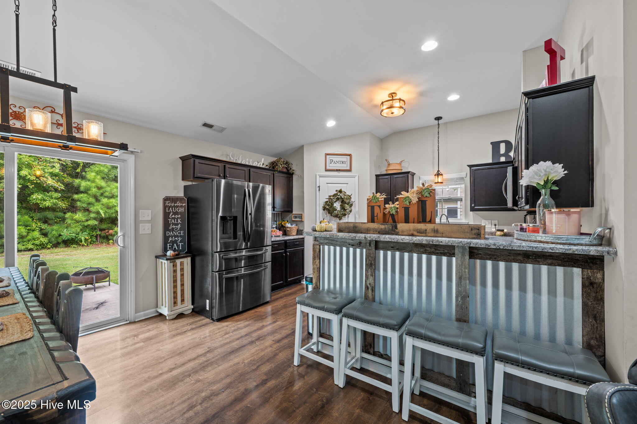 304 Station House Road New Bern, NC 28562 - Photo 10 of 44 31-web-or-mls-DSC_7434